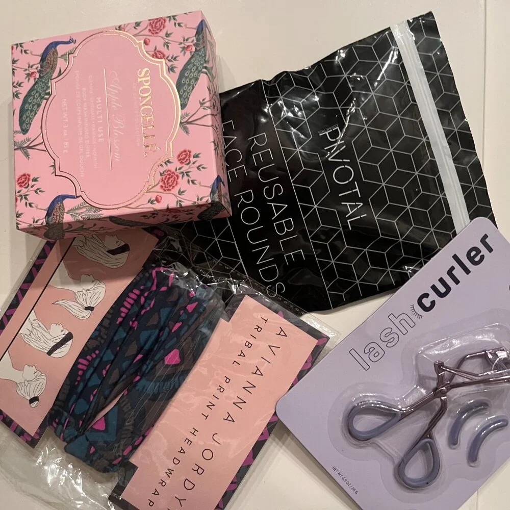 Self Care Beauty Lot (Body Buffer, Face Rounds, Headwrap and Eyelast Curler (wx)
